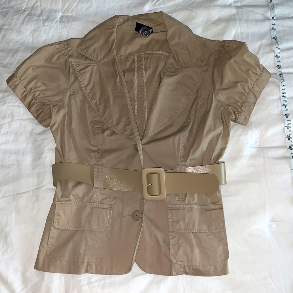 JKLA CALIFORNIA 3Button Tan/Beige Blouse w/ Matching Belt (S) (ONLY WORN once)